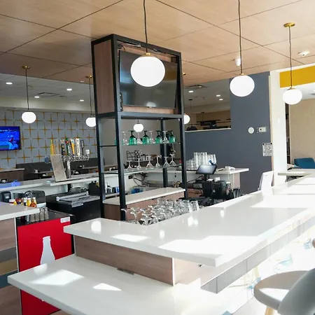 Holiday Inn & Suites Phoenix Airport By Ihg-2